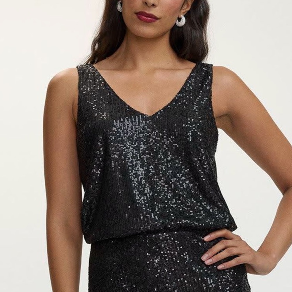 REITMANS 🏷️ NWT Black Sequin V-Neck Tank Top